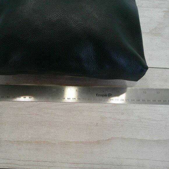 Vince Camuto Black Leather Cayra Minimalist hobo bag - Picture 5 of 9